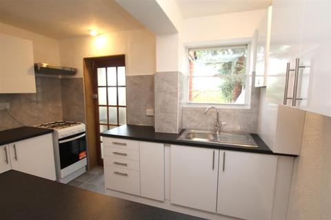 2 bedroom cottage to rent, North Road Avenue, Brentwood