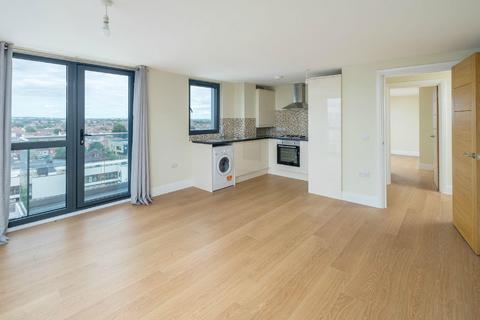 3 bedroom apartment to rent, 450 High Road, Ilford IG1