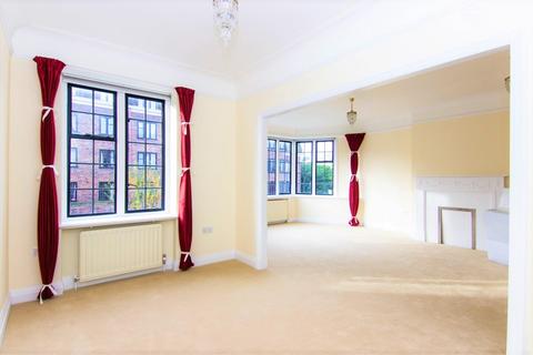 3 bedroom apartment to rent, Manor Fields, London