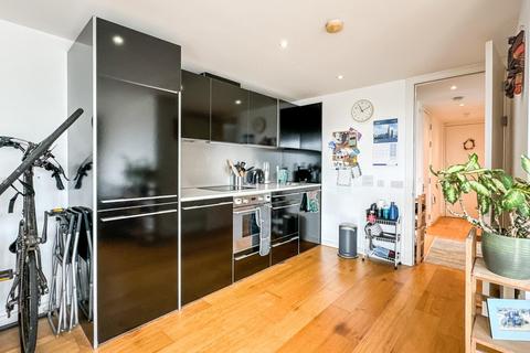 2 bedroom flat for sale, Airpoint, Skypark Road, Bedminster, Bristol