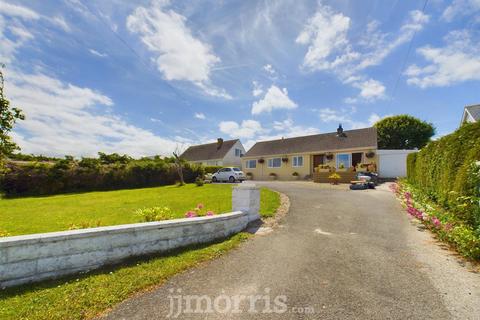 5 bedroom detached bungalow for sale, Parcllyn