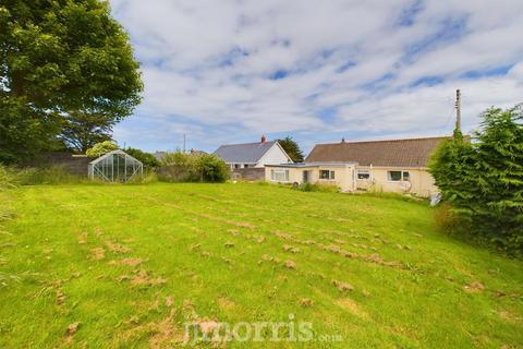 5 bedroom detached bungalow for sale, Parcllyn