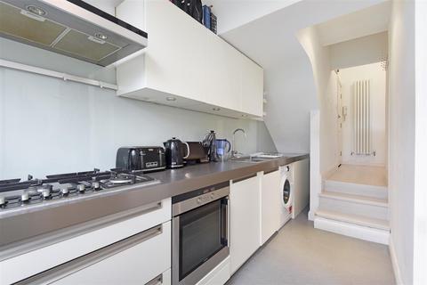 40b Albion Road, London, N16 9PH