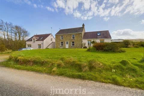 6 bedroom property with land for sale, Eglwyswrw, Crymych