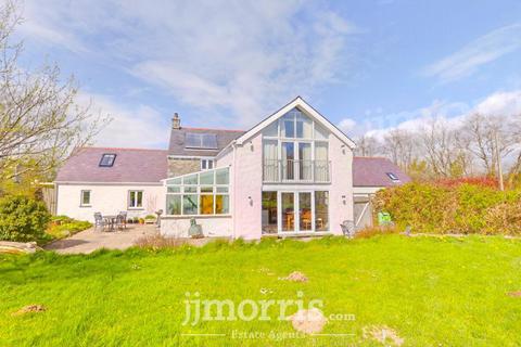 6 bedroom property with land for sale, Eglwyswrw, Crymych