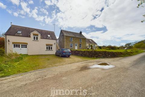 6 bedroom property with land for sale, Eglwyswrw, Crymych