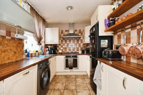 4 bedroom semi-detached house for sale, Cross Street, Saltergate, Chesterfield, S40 4TS