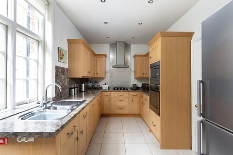 3 bedroom terraced house for sale, Precentors Court, York, North Yorkshire, YO1