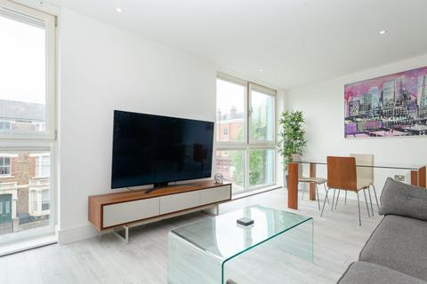 1 bedroom flat for sale, Drayton Park, London, N5