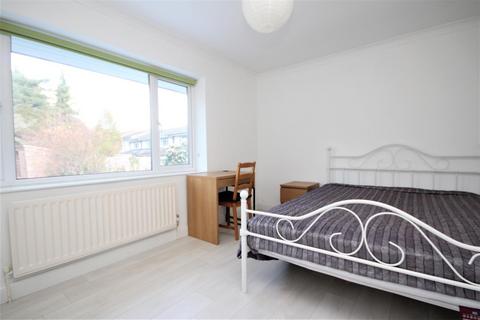 4 bedroom house to rent, Guildford Park Avenue, Guildford