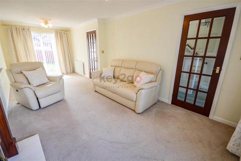 3 bedroom semi-detached house for sale, Rowan Tree Road, Killamarsh, Sheffield, S21