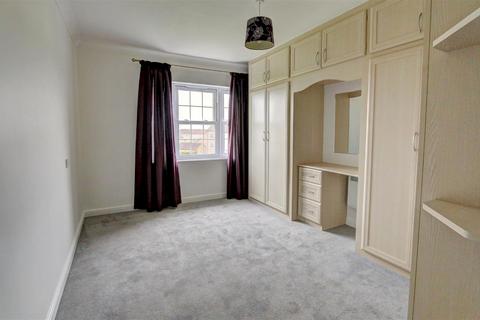 2 bedroom apartment to rent, Kings Avenue, Ely CB7