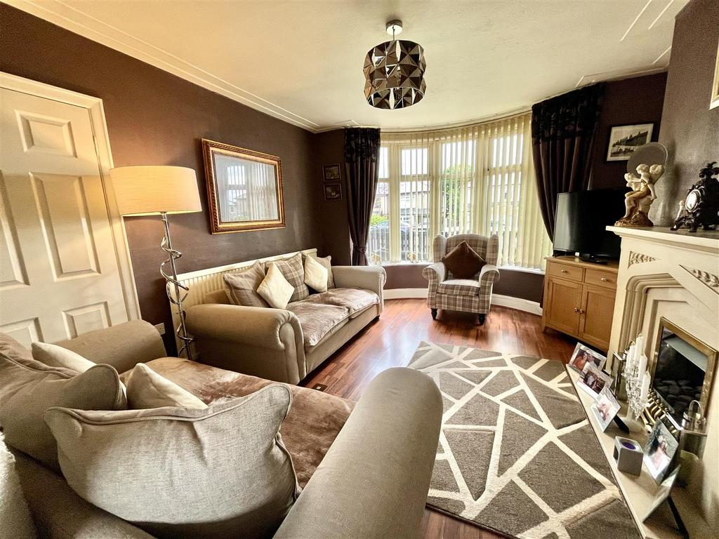 Bramleys Estate Agents - Court Lane - Elland (2).j