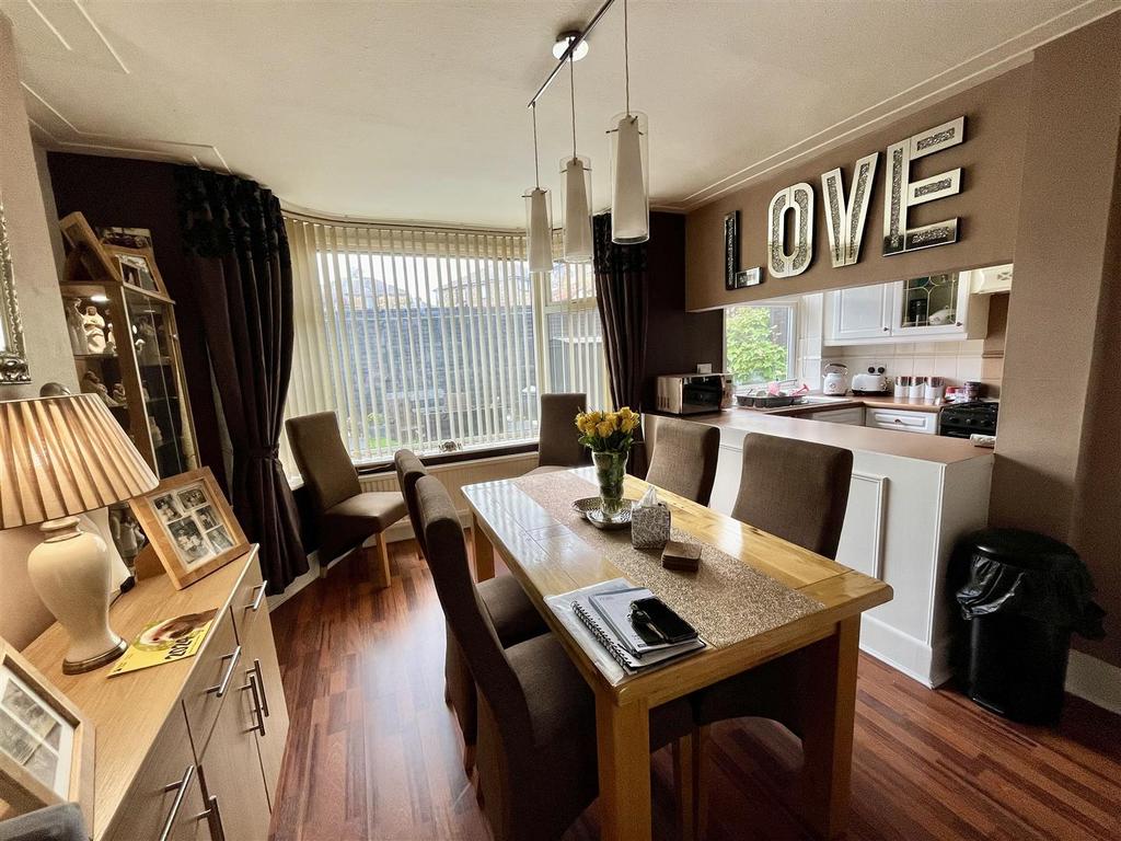 Bramleys Estate Agents - Court Lane - Elland (7).j