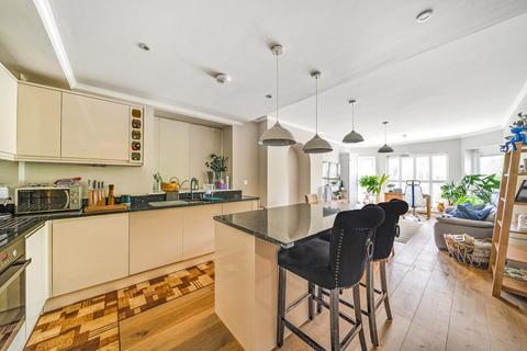 Flat 3, 14 Quarry Street, Guildford, GU1 3UY