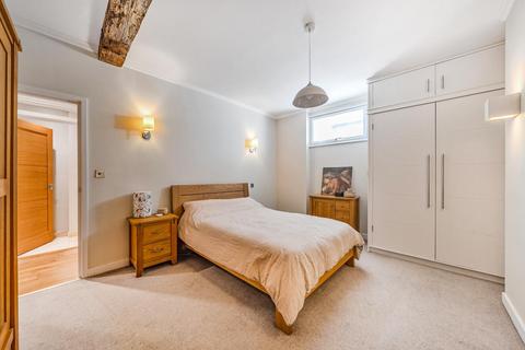 Flat 3, 14 Quarry Street, Guildford, GU1 3UY