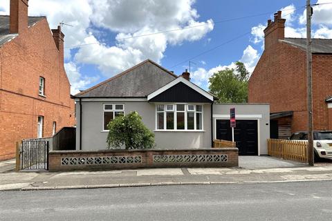 3 bedroom detached bungalow for sale, Newton Street, Newark