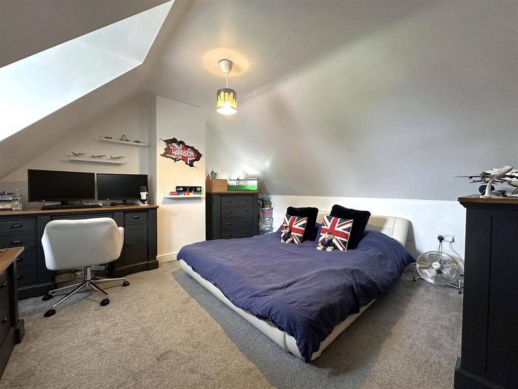 Bedroom Six 724