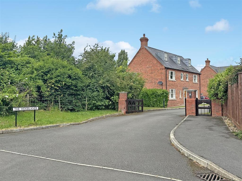 Exclusive Private Gated Development 862