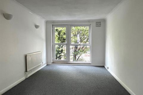 1 bedroom flat to rent, Whitehorse Lane, South Norwood