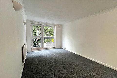 1 bedroom flat to rent, Whitehorse Lane, South Norwood