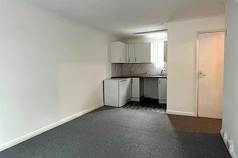 1 bedroom flat to rent, Whitehorse Lane, South Norwood