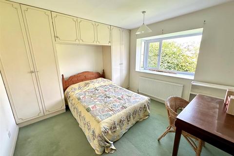 25 Cheyne Walk, Hornsea, HU18 1BX