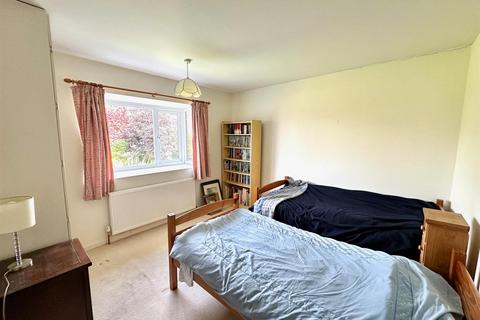 25 Cheyne Walk, Hornsea, HU18 1BX