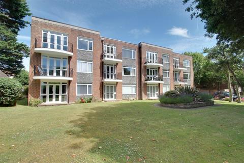 4 Berkeley Square, Worthing, BN11 5AF