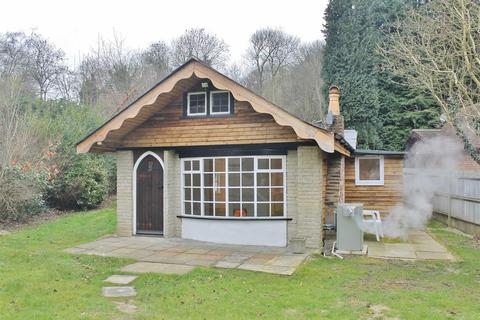 2 bedroom detached bungalow for sale, Rhododendron Avenue, Culverstone