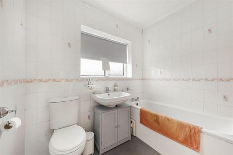 21 Poplar Walk, Meopham, Gravesend, DA13 0EB