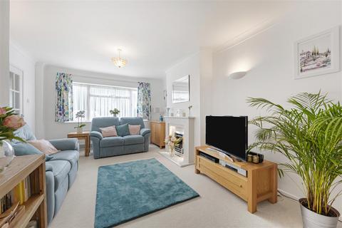 21 Poplar Walk, Meopham, Gravesend, DA13 0EB