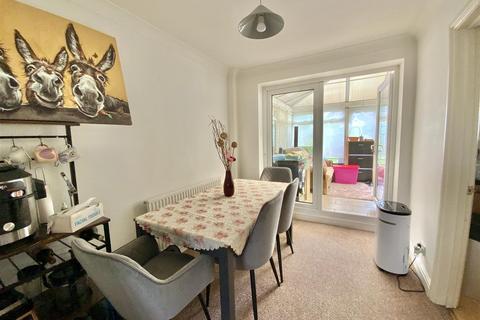 152 Glebe Road, Deanshanger, Milton Keynes, MK19 6NB