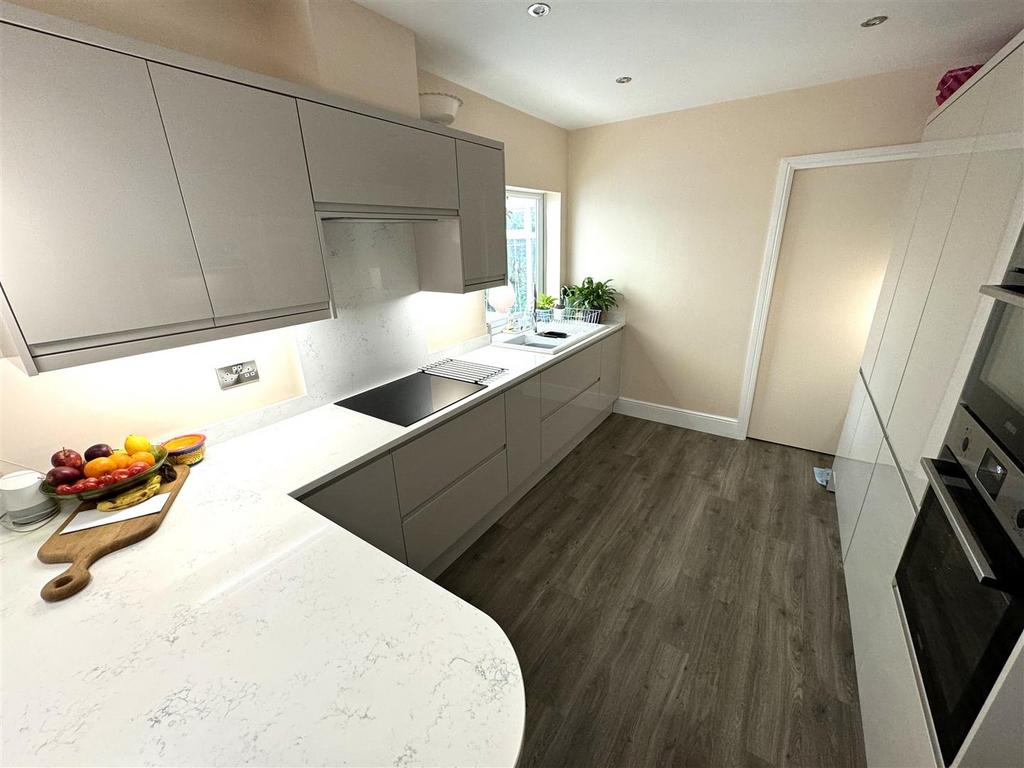 Dining kitchen