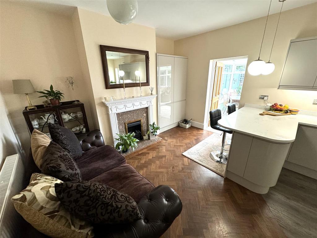Dining kitchen