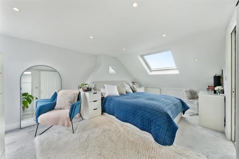 36 Boyd Road, London, SW19 2DG