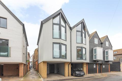 2 bedroom townhouse for sale, Sea Street, Whitstable