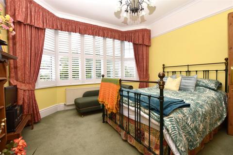 4 bedroom end of terrace house for sale, Victoria Drive, Eastbourne