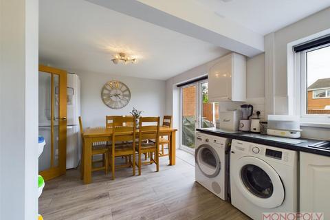 6 Brynhyfryd, Johnstown, Wrexham, LL14 1PR