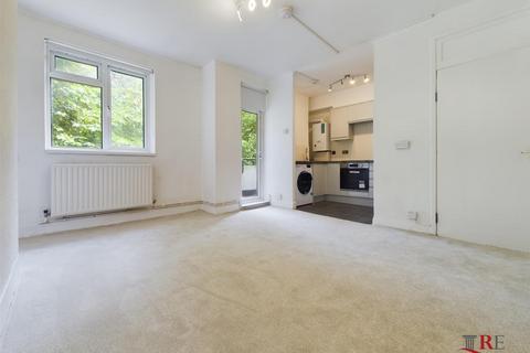 1 bedroom flat to rent, Fleming Court, St. Marys Square, London