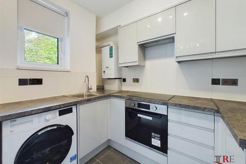 1 bedroom flat to rent, Fleming Court, St. Marys Square, London