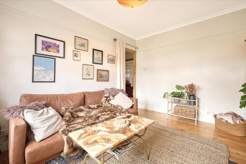 2 bedroom flat for sale, Dawlish Road, London E10