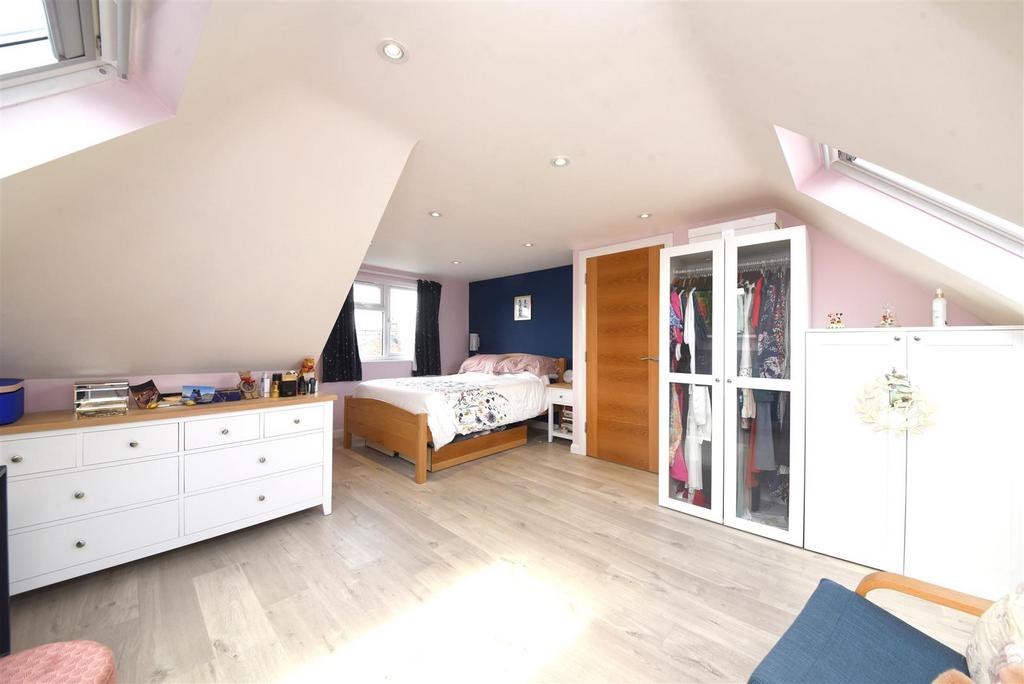 2 Elmwood Court Pic 7.jpg