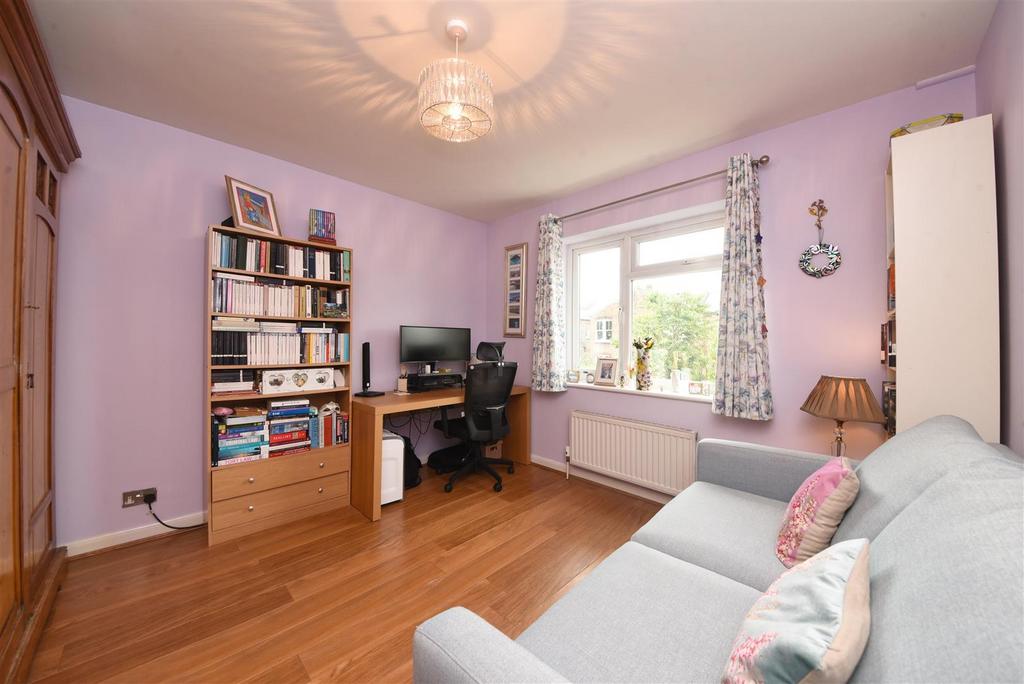 2 Elmwood Court Pic 15.jpg