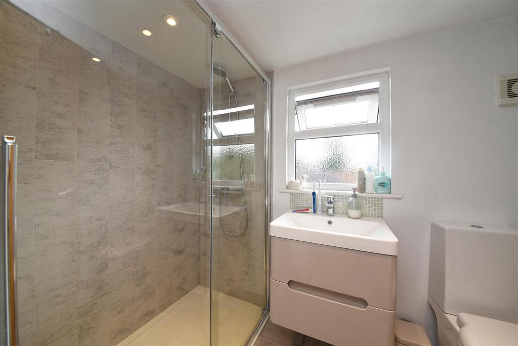2 Elmwood Court Pic 9.jpg