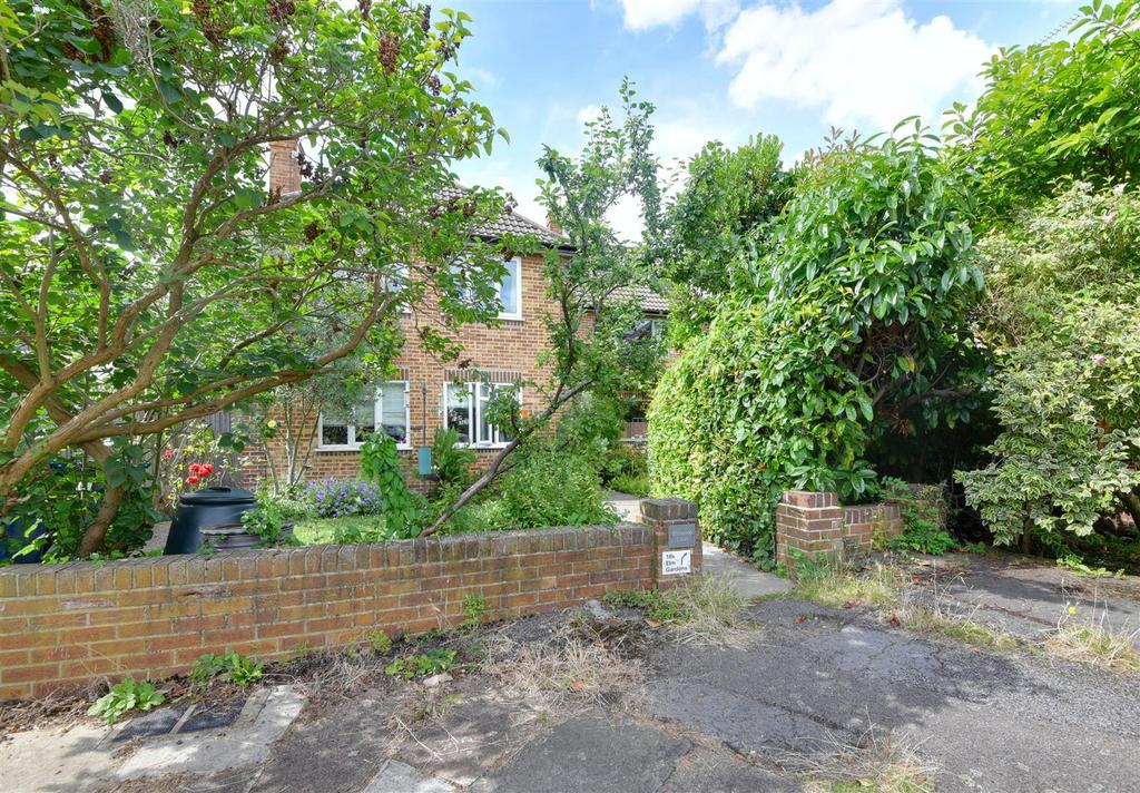 2 Elmwood Court Pic 3.jpg