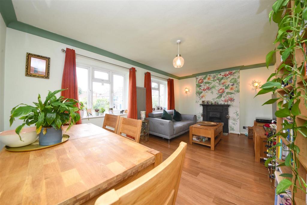 2 Elmwood Court Pic 12.jpg