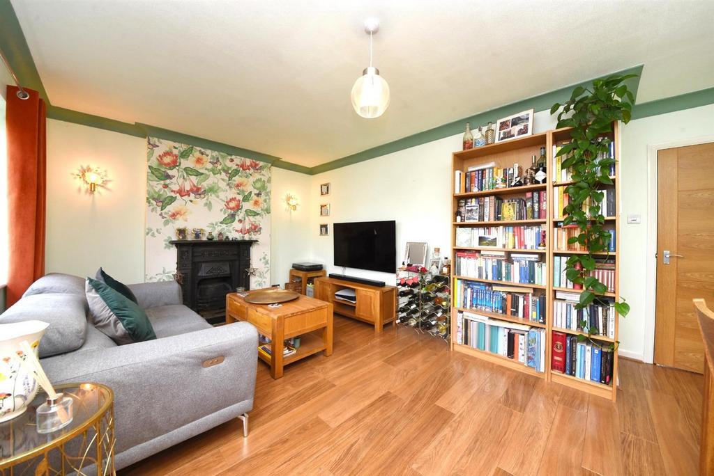 2 Elmwood Court Pic 10.jpg