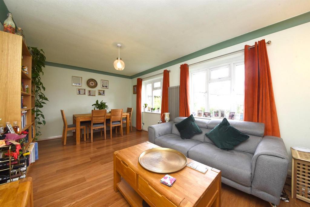 2 Elmwood Court Pic 11.jpg