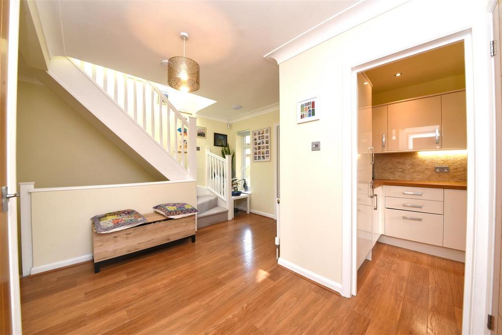 2 Elmwood Court Pic 14.jpg